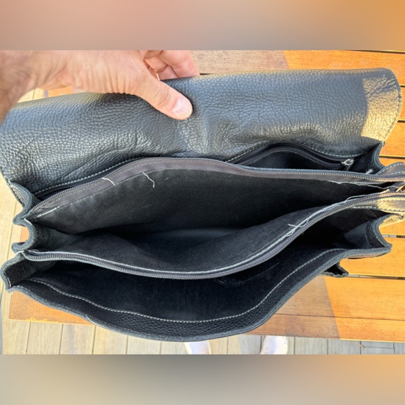 Roots “Tribe” Soft leather briefcase - black - in great used condition - Picture 4 of 8